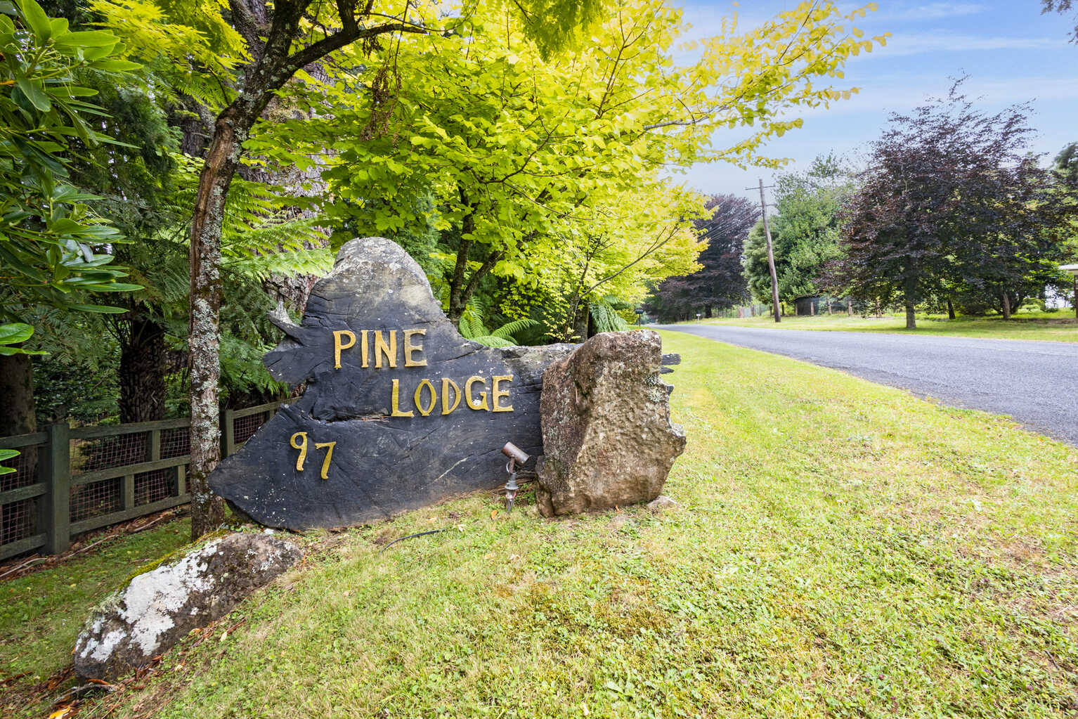 95-97 Mount Irvine Road Mount Wilson 95-97 Mount Irvine Road Mount Wilson