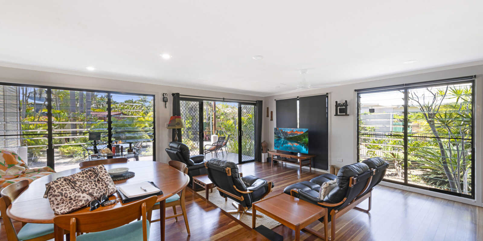54 Palm View Drive Moore Park Beach 54 Palm View Drive Moore Park Beach