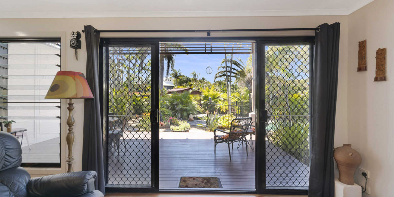 54 Palm View Drive Moore Park Beach 54 Palm View Drive Moore Park Beach