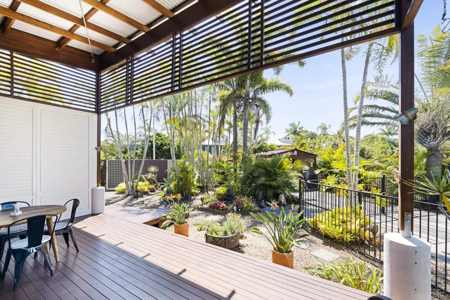 54 Palm View Drive Moore Park Beach 54 Palm View Drive Moore Park Beach