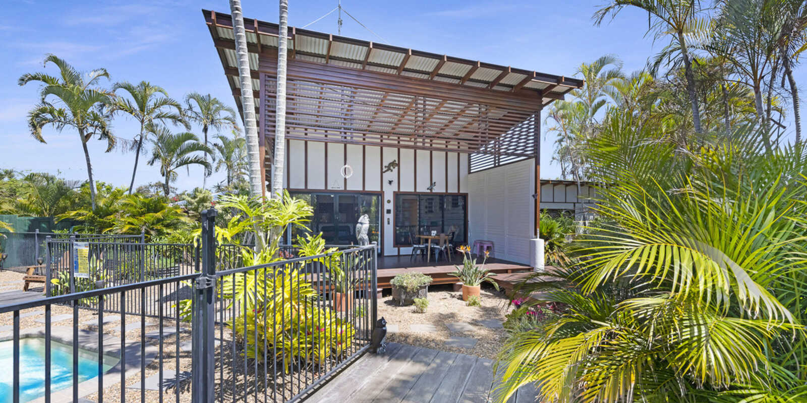 54 Palm View Drive Moore Park Beach 54 Palm View Drive Moore Park Beach