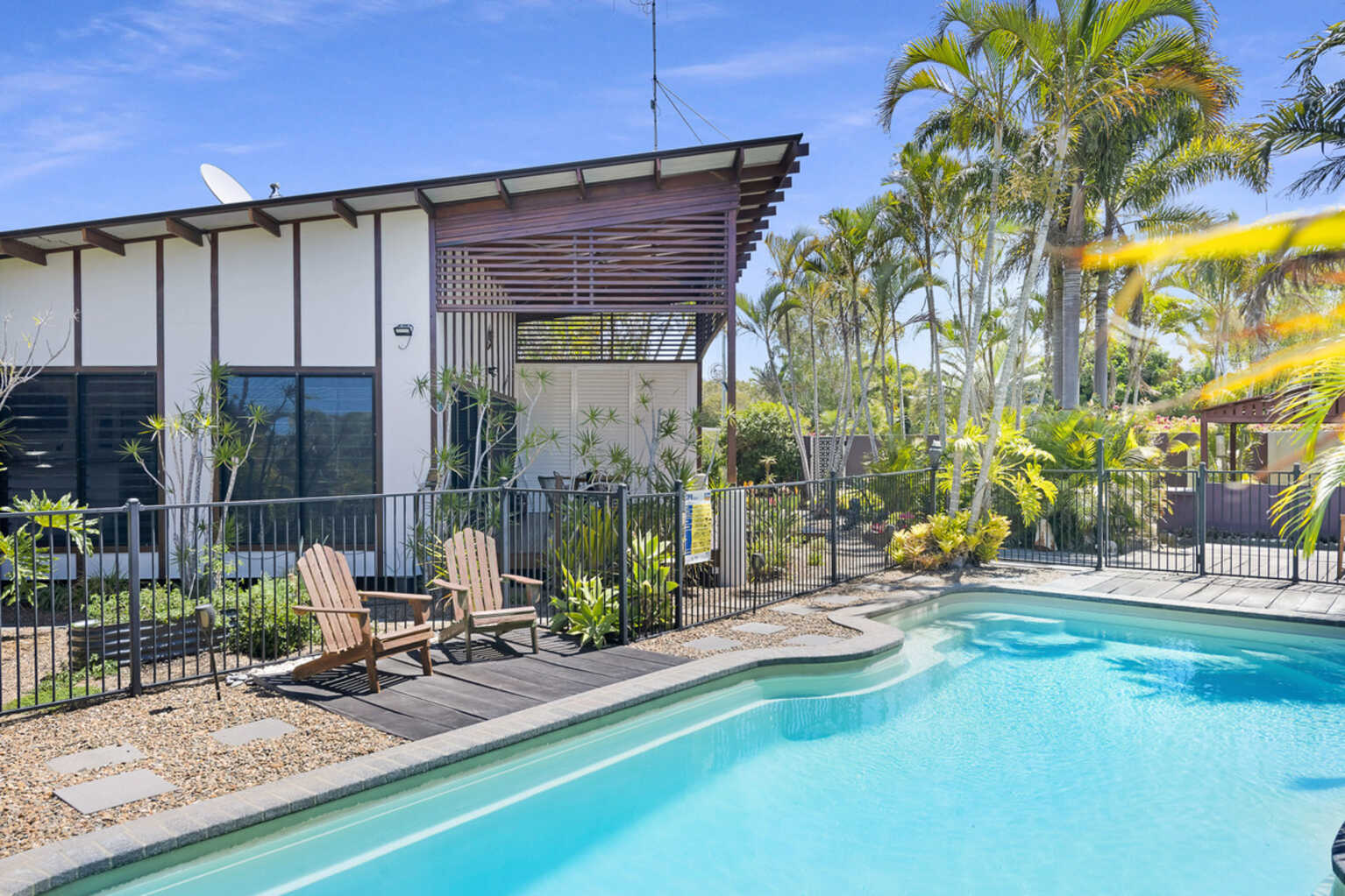 54 Palm View Drive Moore Park Beach 54 Palm View Drive Moore Park Beach