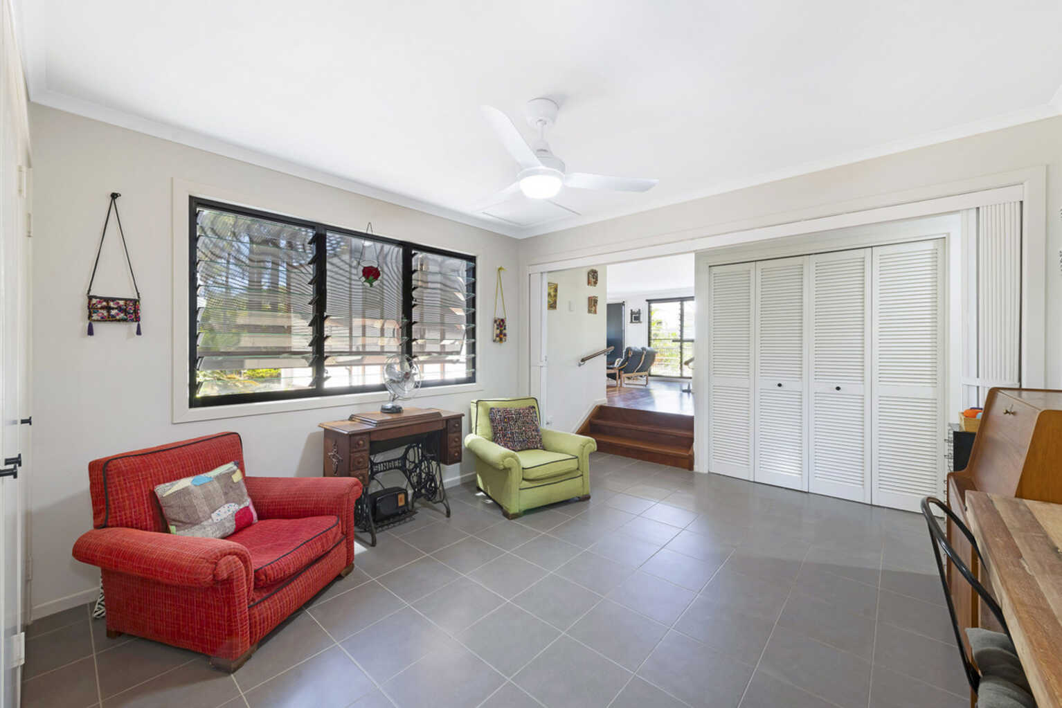 54 Palm View Drive Moore Park Beach 54 Palm View Drive Moore Park Beach