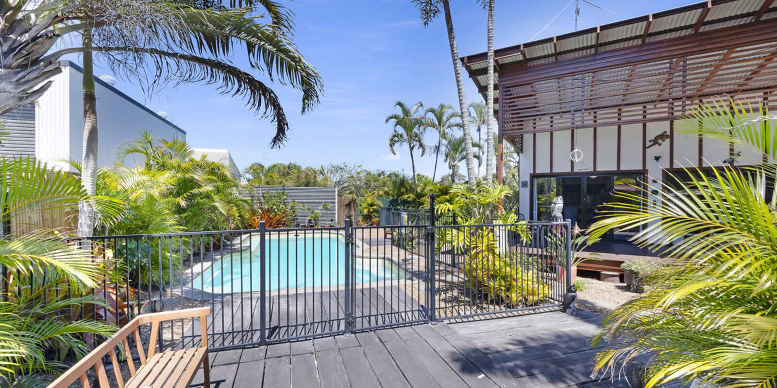54 Palm View Drive Moore Park Beach 54 Palm View Drive Moore Park Beach