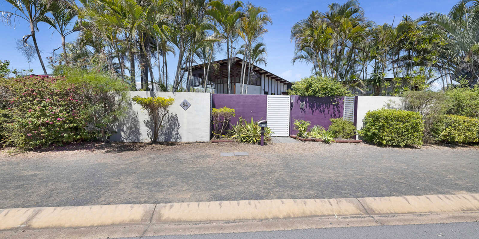54 Palm View Drive Moore Park Beach 54 Palm View Drive Moore Park Beach