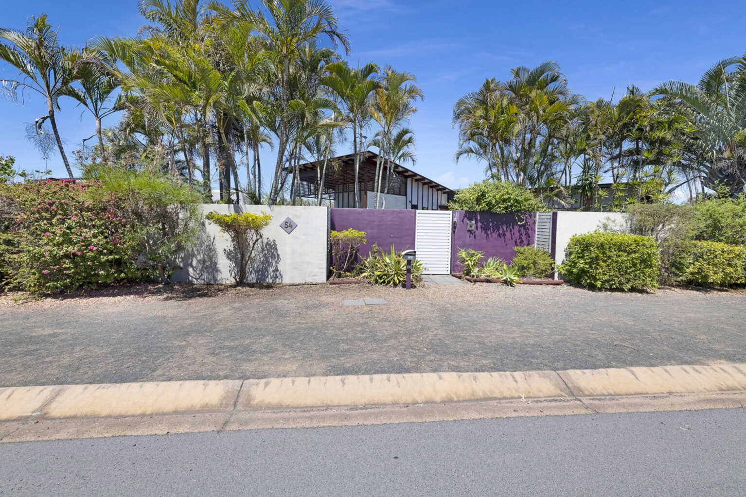 54 Palm View Drive Moore Park Beach 54 Palm View Drive Moore Park Beach