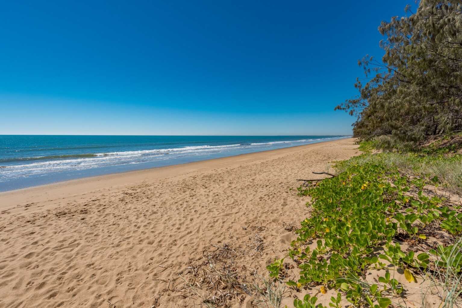 54 Palm View Drive Moore Park Beach 54 Palm View Drive Moore Park Beach