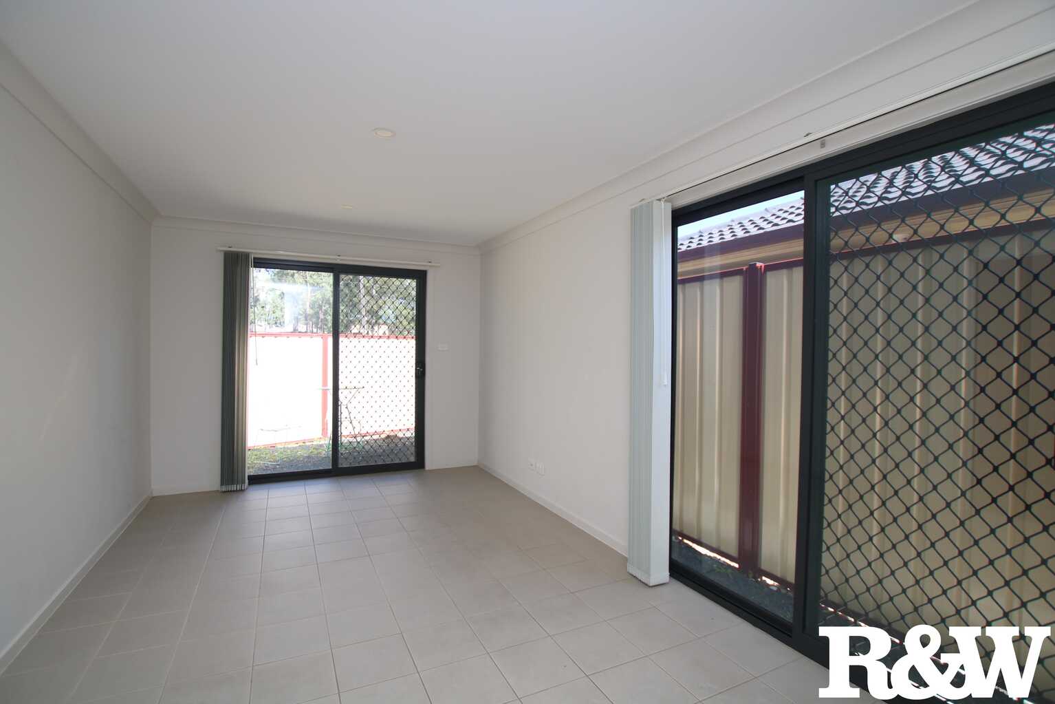 10A Dale Grove Hebersham