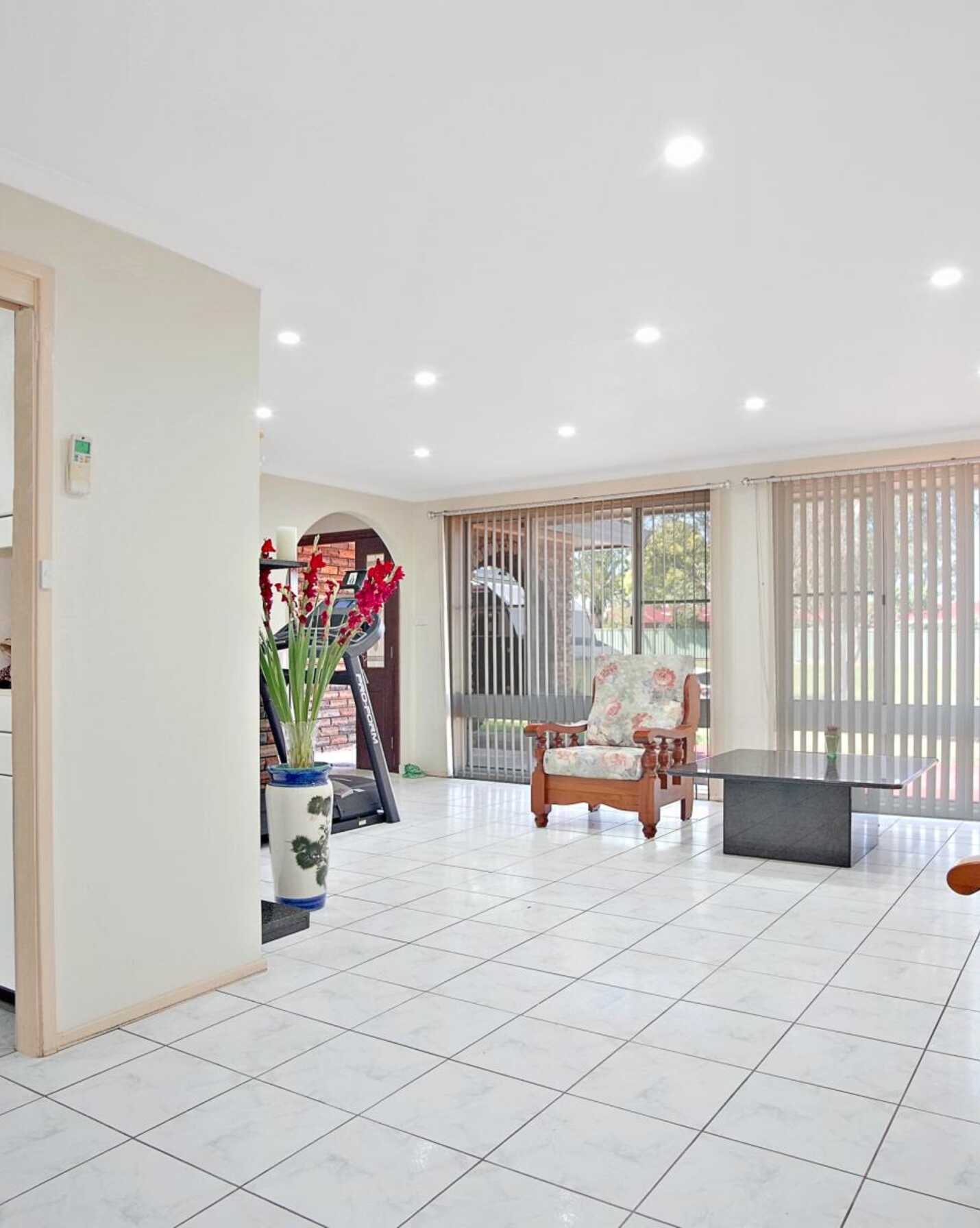 13 Daydream Crescent Hinchinbrook, Hinchinbrook - Thumbnail 3