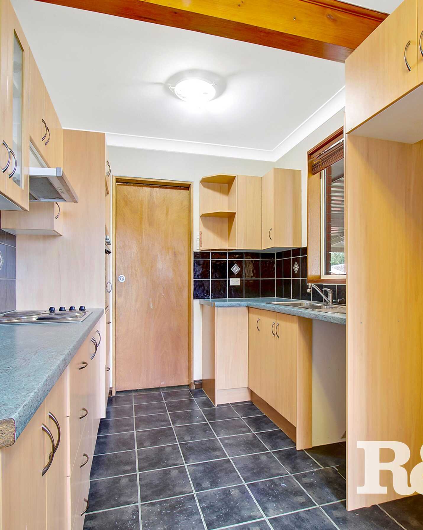13 Keesing Crescent Blackett, Blackett - Thumbnail 2