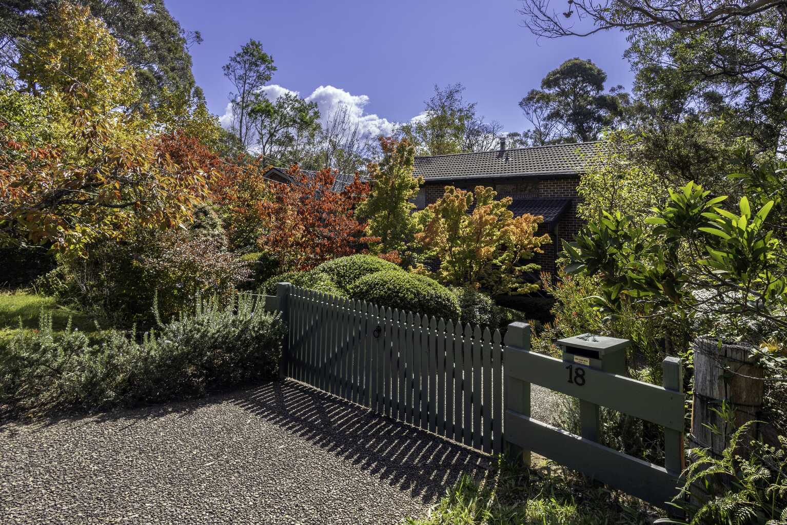 18 Days Crescent Blackheath 18 Days Crescent Blackheath