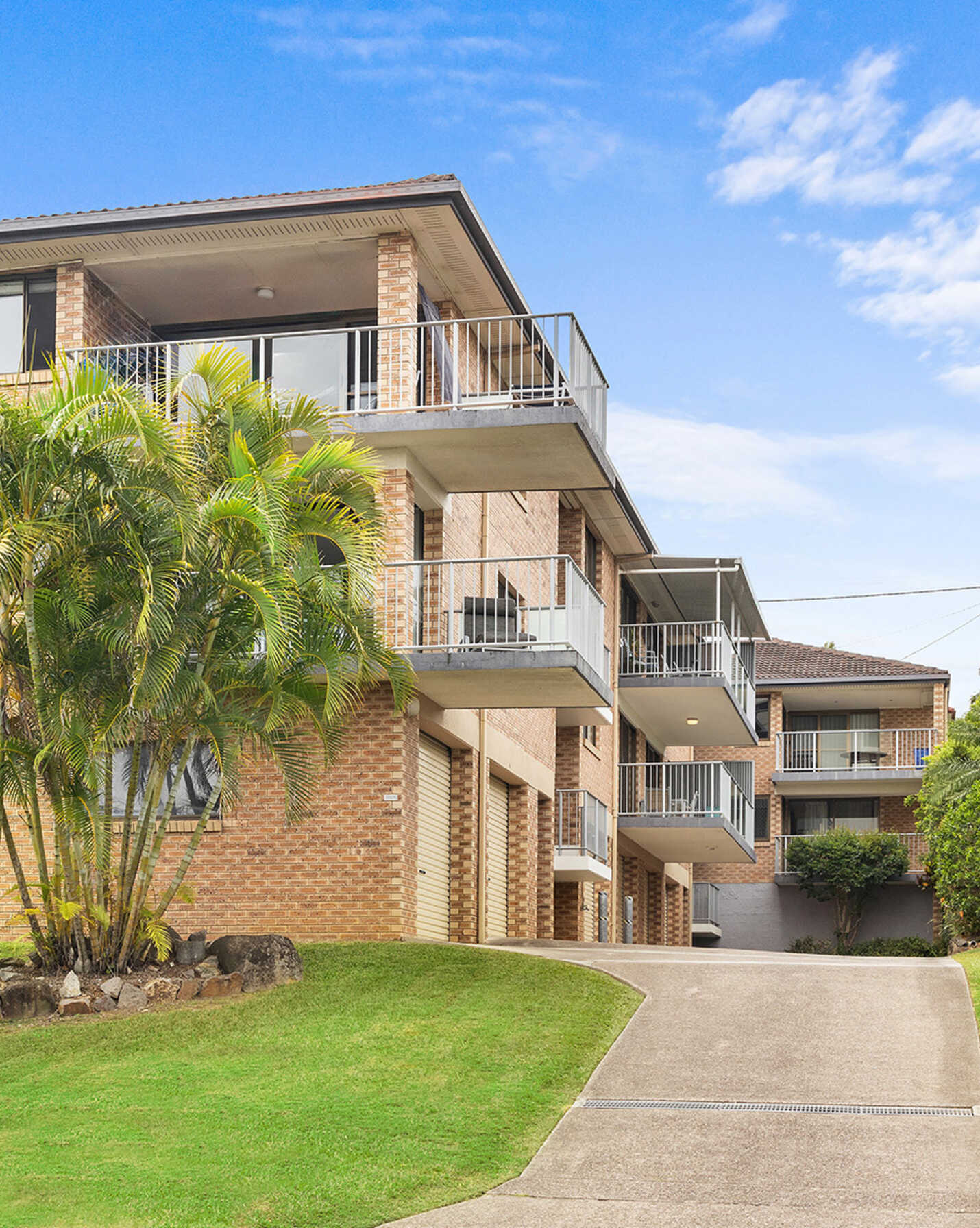1/4-6 Coolum Terrace Coolum Beach, Beach - Thumbnail 2