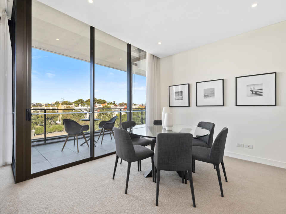 803/17 Grattan Close Forest Lodge