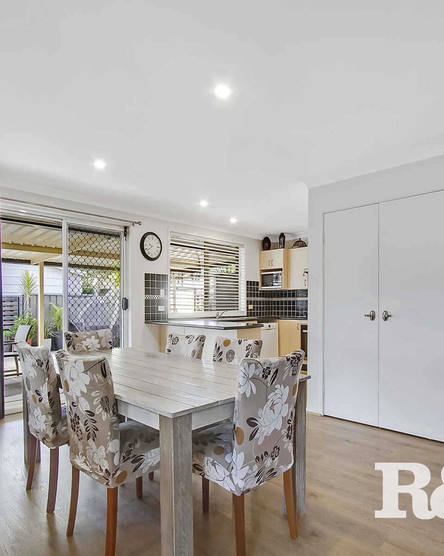 137 Stockholm Avenue Hassall Grove, Grove - Thumbnail 3
