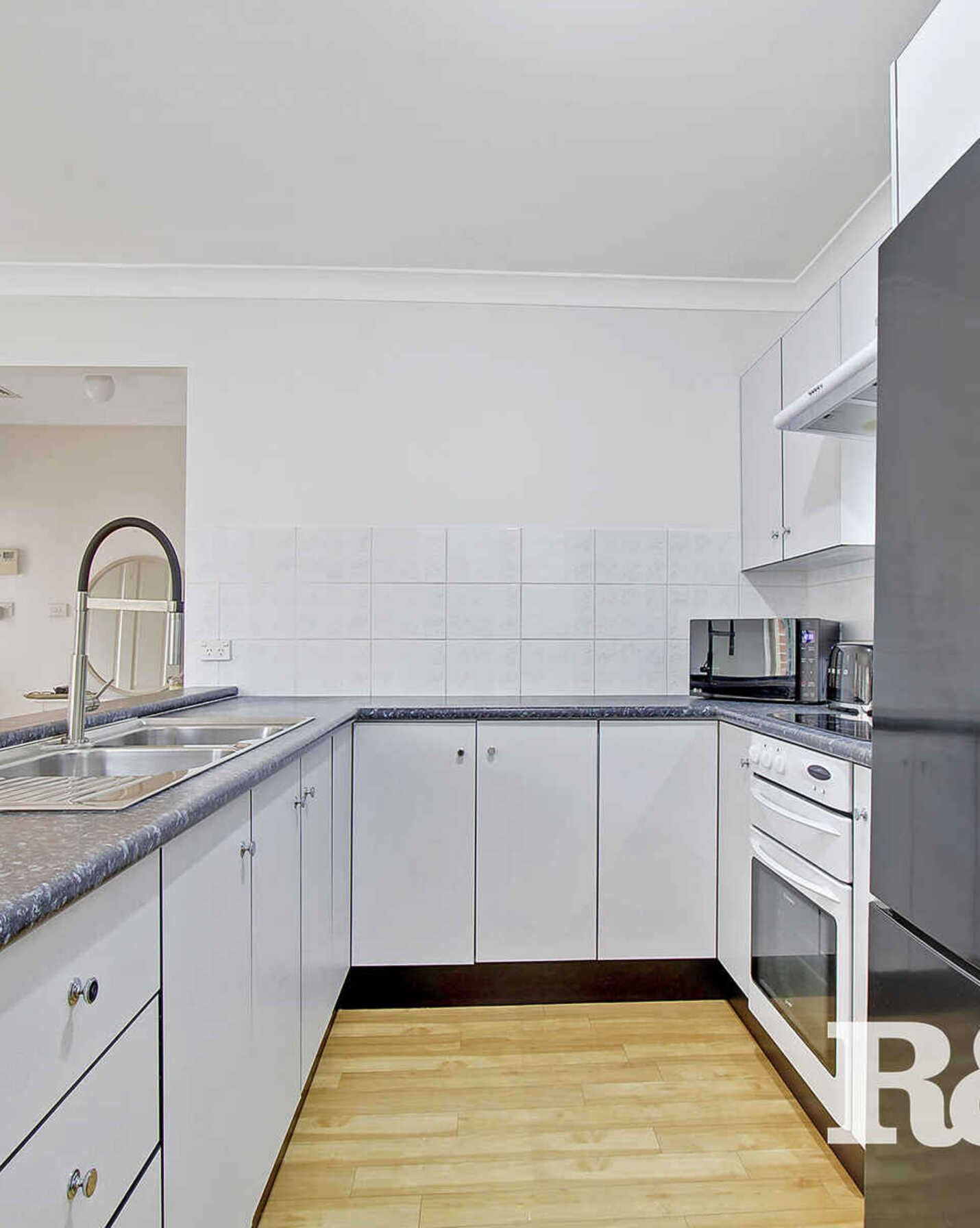 2/61-63 Brisbane Street Oxley Park, Park - Thumbnail 2