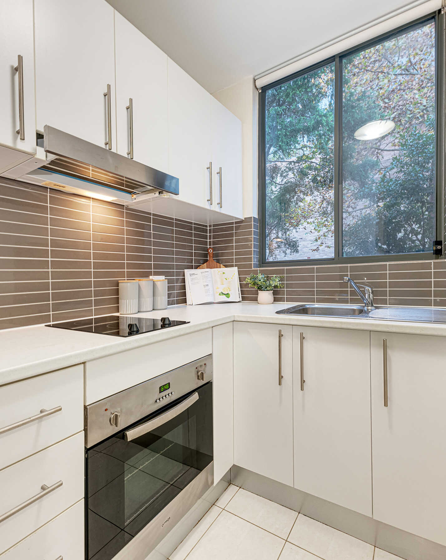 9/2-4 Berry Street North Sydney, Sydney - Thumbnail 3