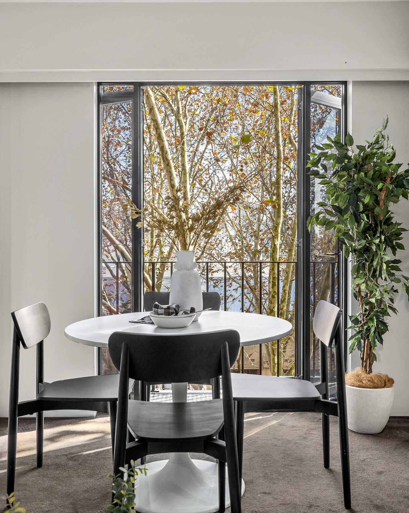 518/50 Macleay Street Elizabeth Bay, Bay - Image 1