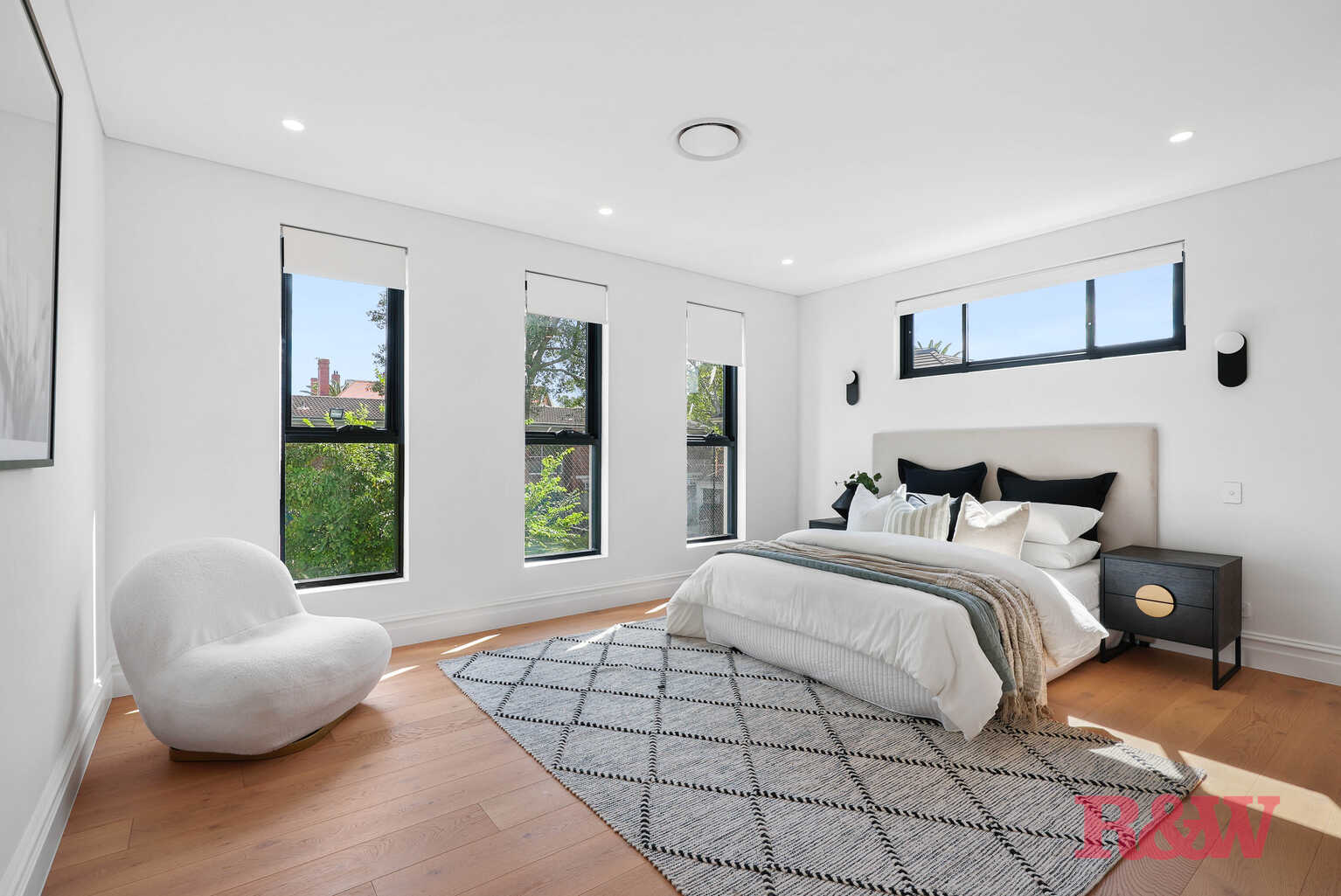 10 JERSEY ROAD Strathfield 10 JERSEY ROAD Strathfield