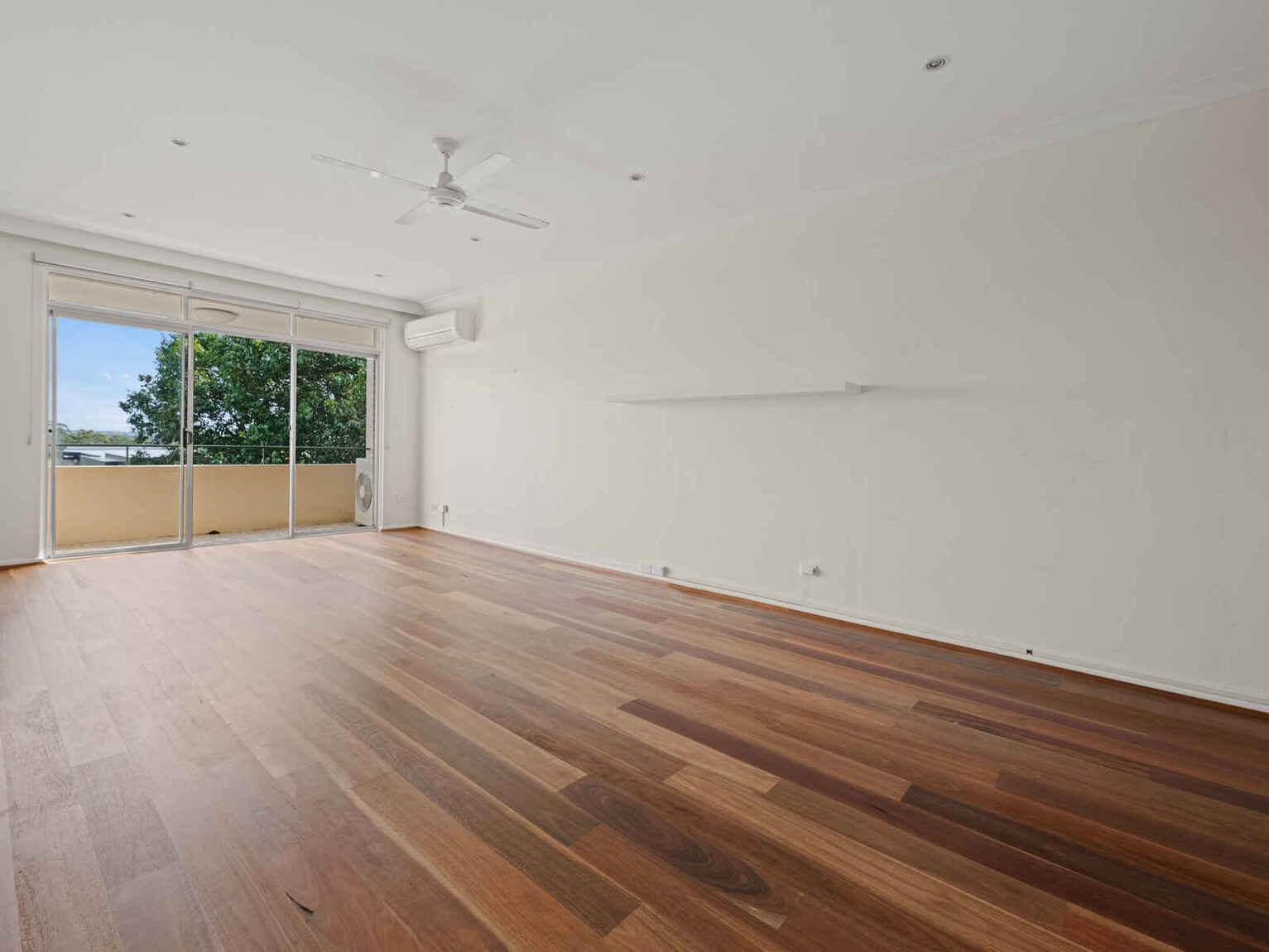 15/8-12 Minter Street Canterbury