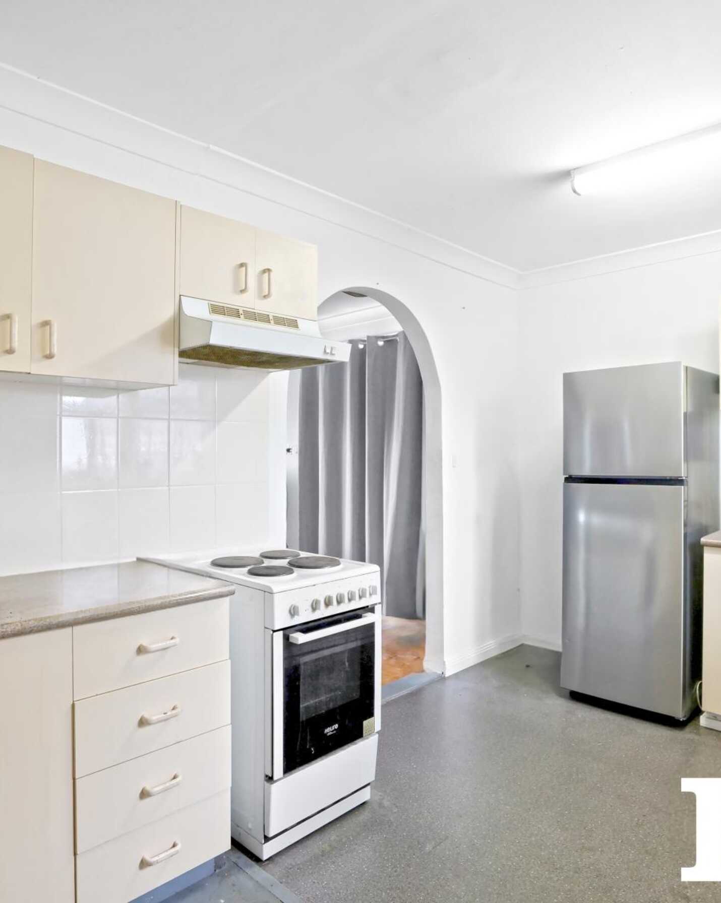 32 & 32A Marquesa Crescent Lethbridge Park, Park - Thumbnail 3
