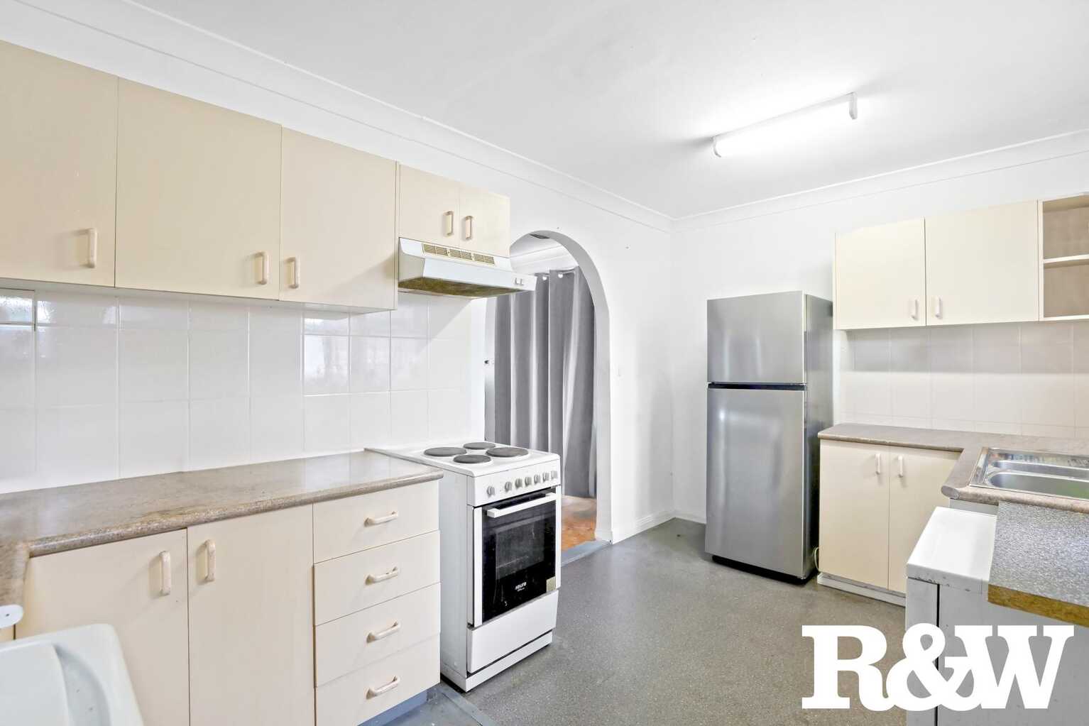 32 & 32A Marquesa Crescent Lethbridge Park 32 & 32A Marquesa Crescent Lethbridge Park