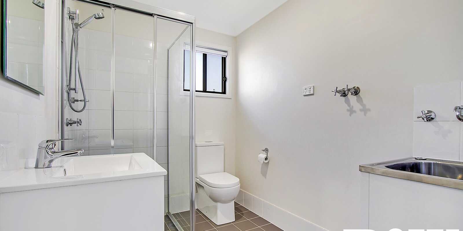 32 & 32A Marquesa Crescent Lethbridge Park 32 & 32A Marquesa Crescent Lethbridge Park