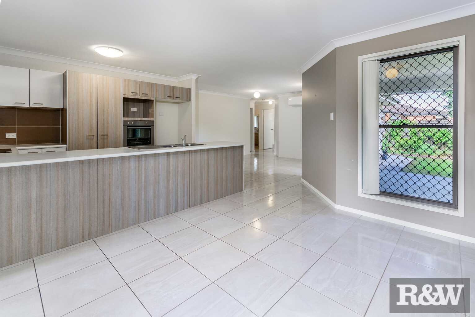 12 Piccadilly Street Bellmere