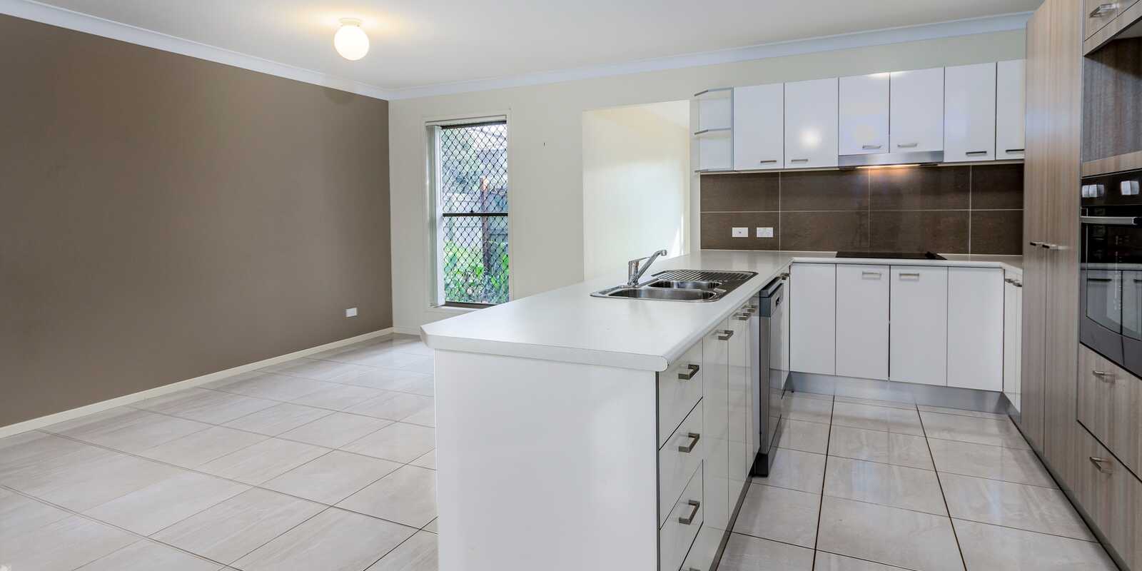 12 Piccadilly Street Bellmere