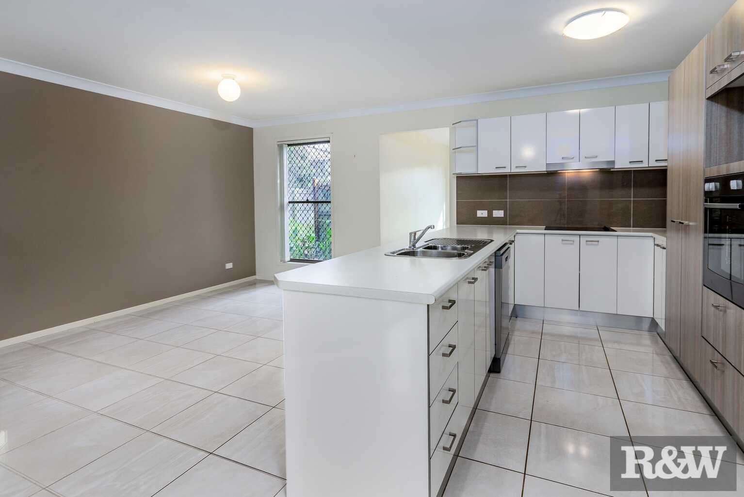 12 Piccadilly Street Bellmere