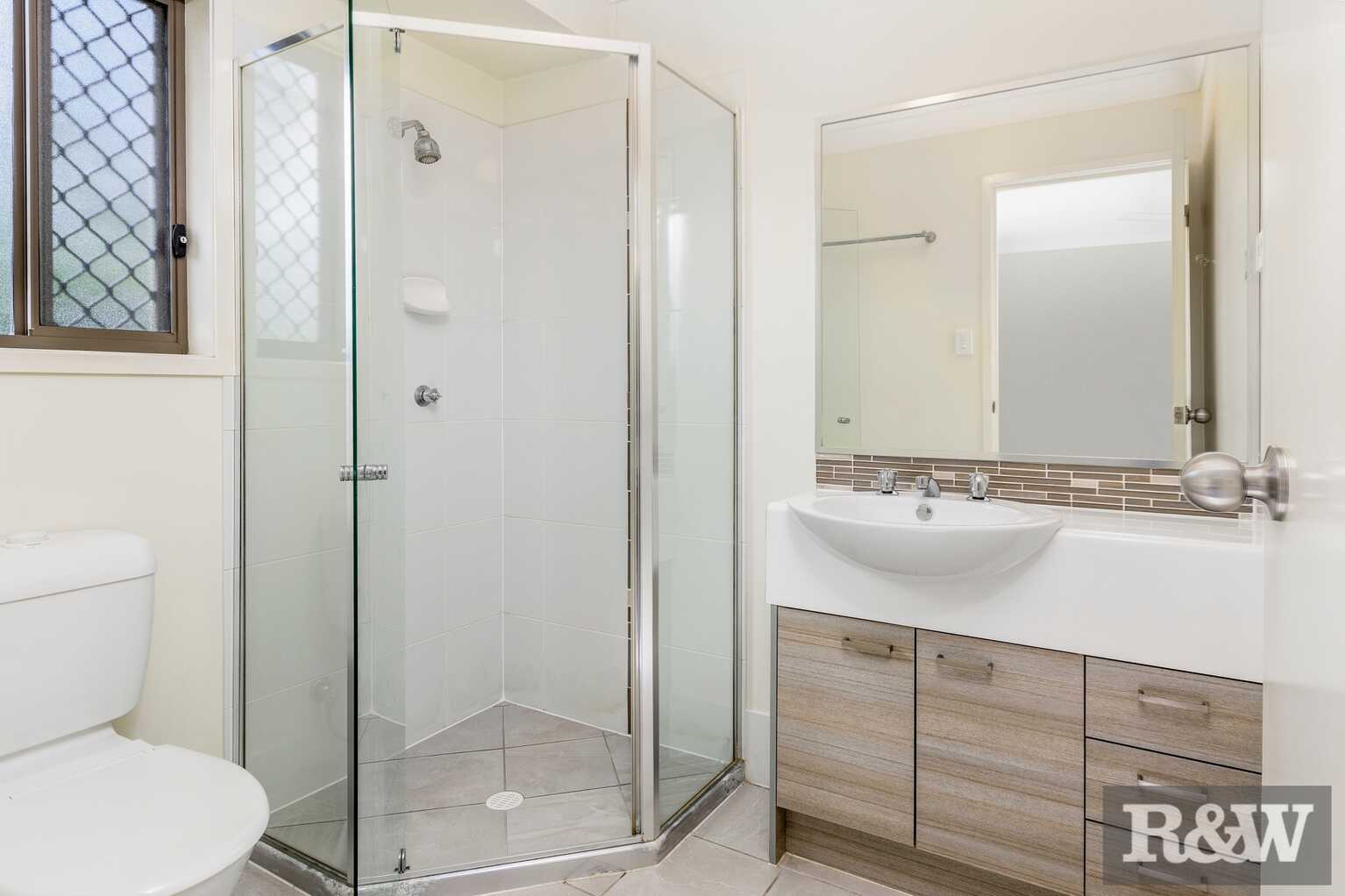 12 Piccadilly Street Bellmere