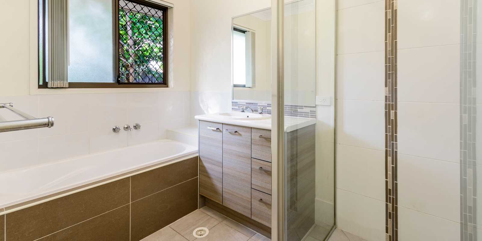 12 Piccadilly Street Bellmere