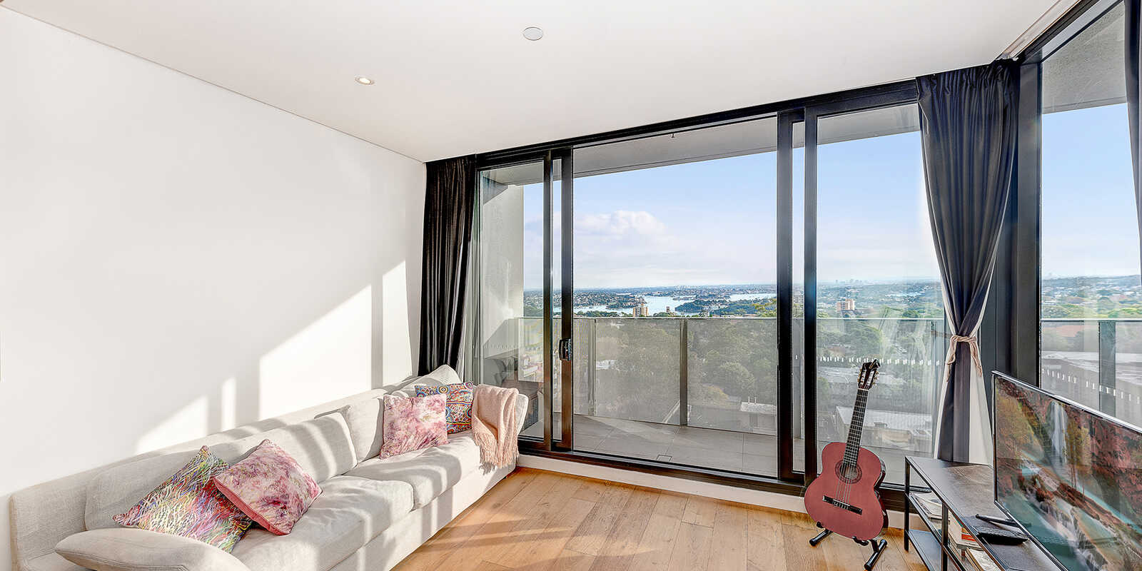1308/225 Pacific Highway North Sydney 1308/225 Pacific Highway North Sydney