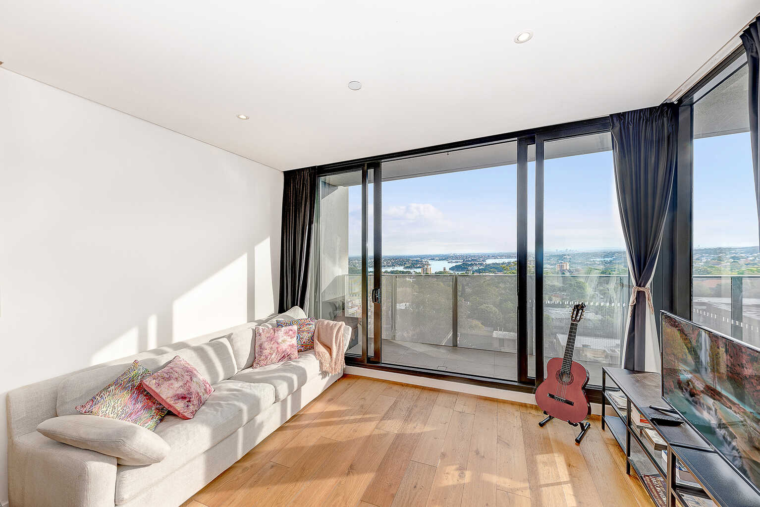 1308/225 Pacific Highway North Sydney 1308/225 Pacific Highway North Sydney