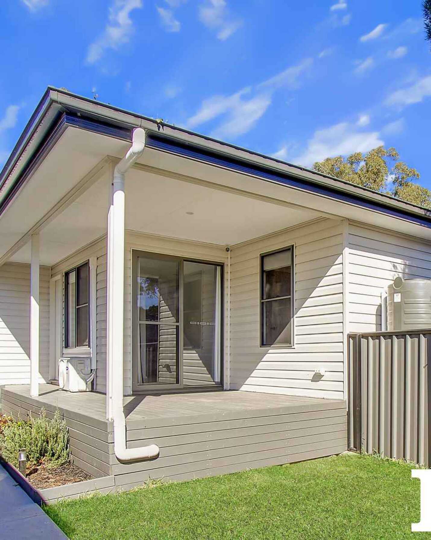 32 & 32A Marquesa Crescent Lethbridge Park, Park - Thumbnail 8