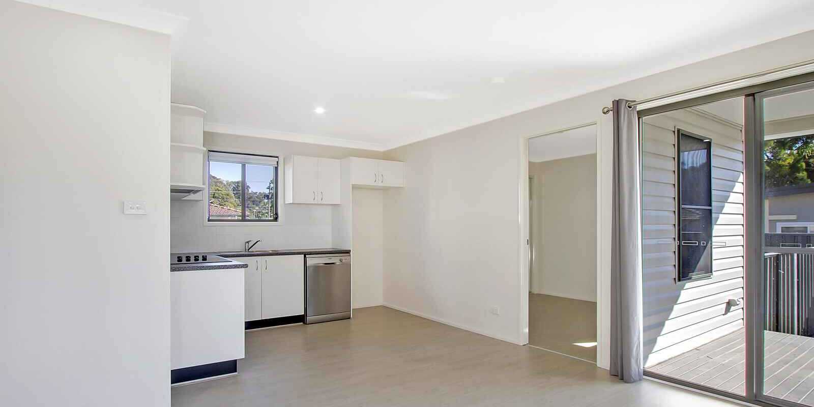 32 & 32A Marquesa Crescent Lethbridge Park 32 & 32A Marquesa Crescent Lethbridge Park