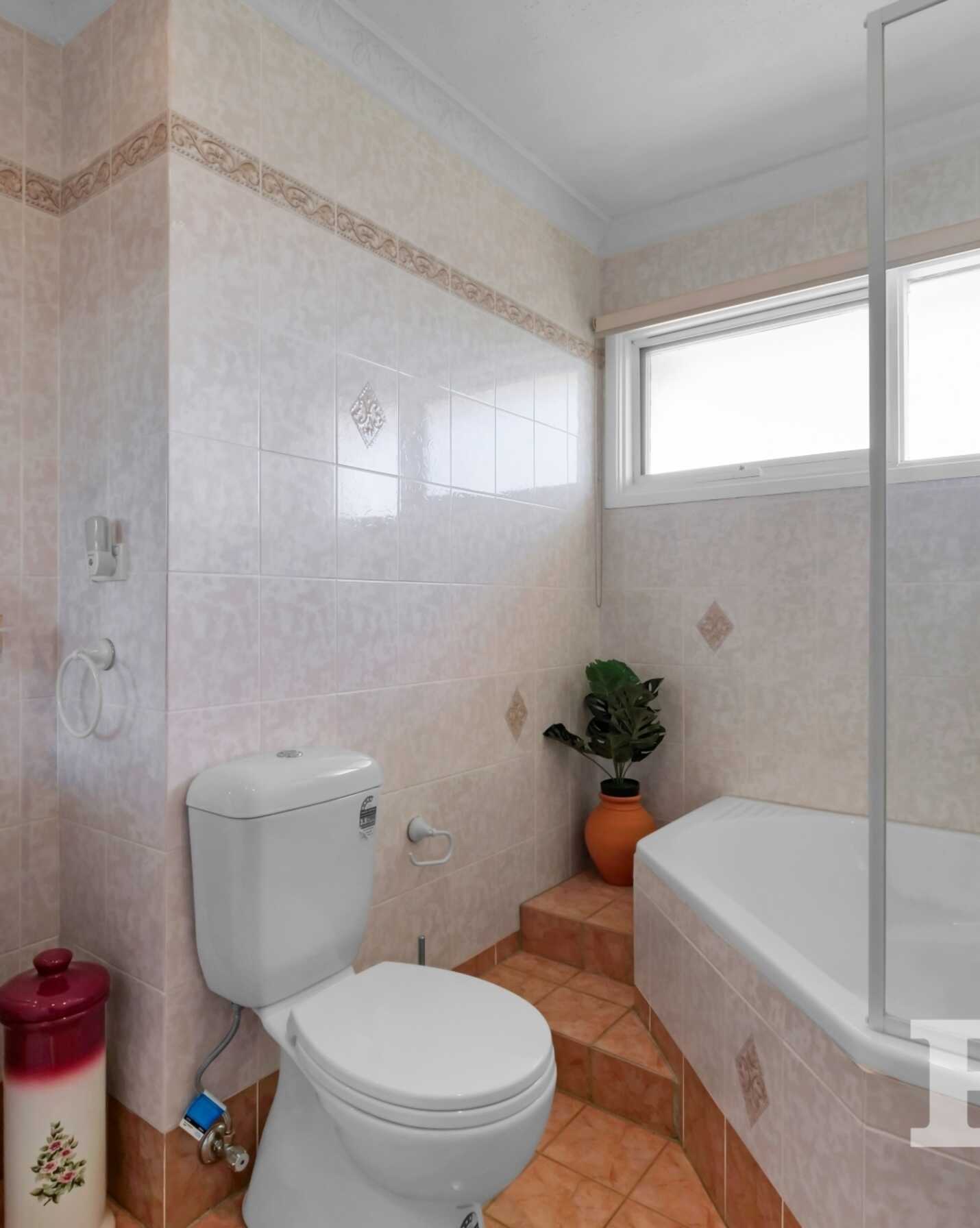 10 Tremlow Crescent Ambarvale, Ambarvale - Thumbnail 3