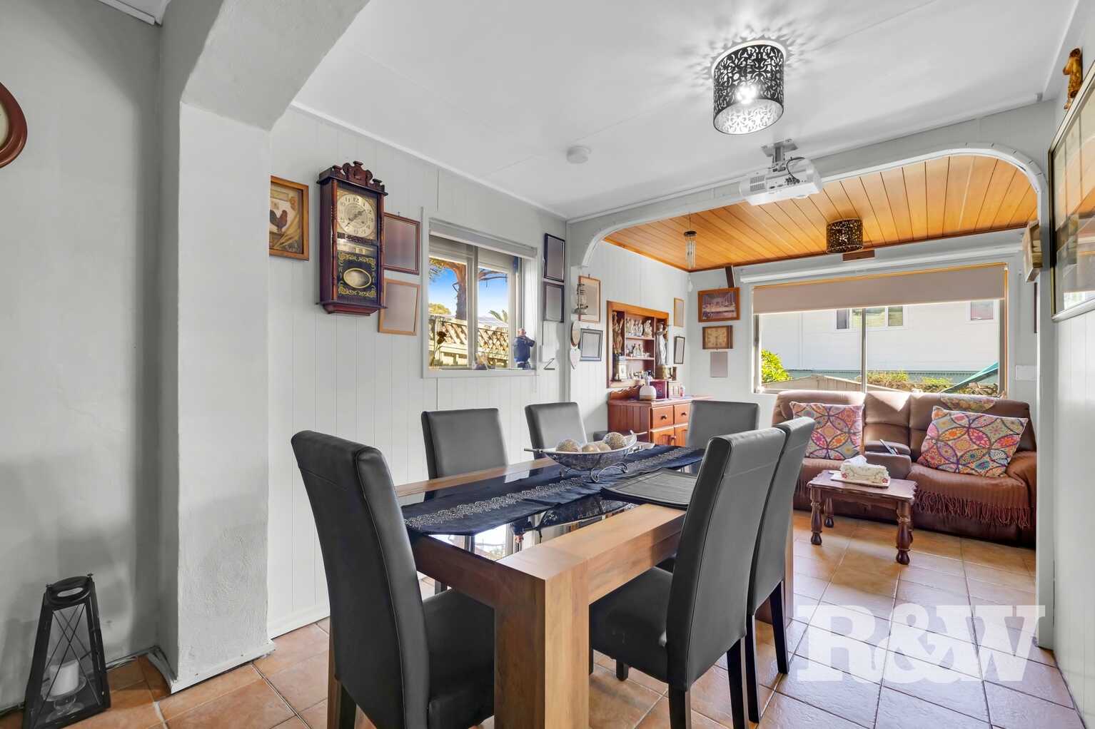 10 Tremlow Crescent Ambarvale 10 Tremlow Crescent Ambarvale
