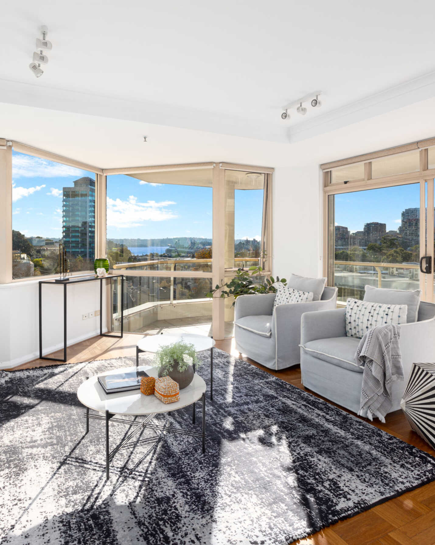 611/63 Crown Street Woolloomooloo, Woolloomooloo - Thumbnail 2