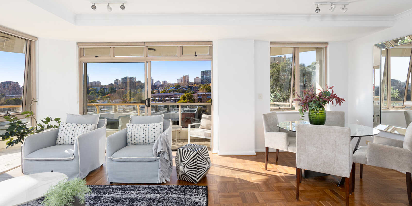 611/63 Crown Street Woolloomooloo