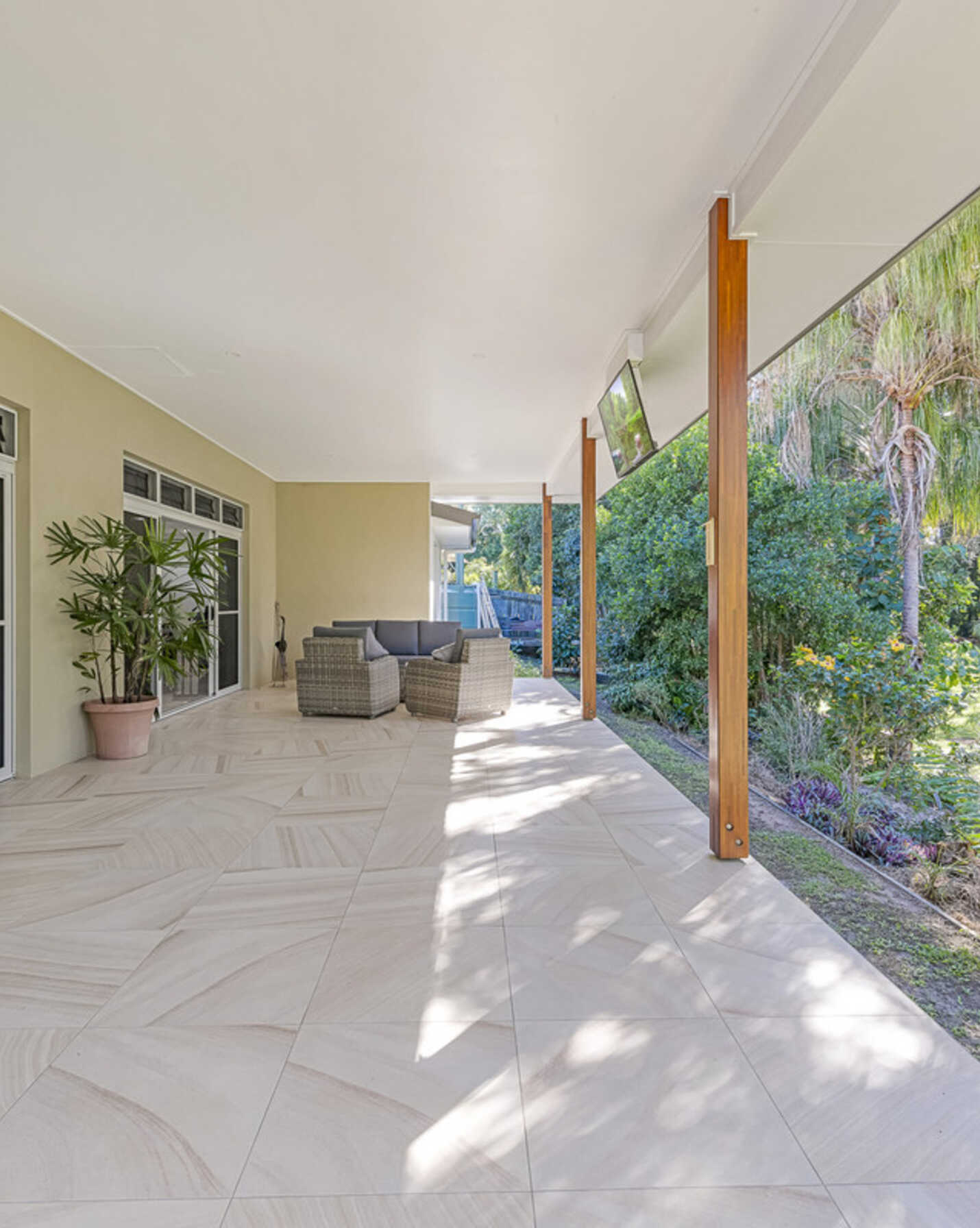17 Woodlands Lane Moore Park Beach, Beach - Thumbnail 3