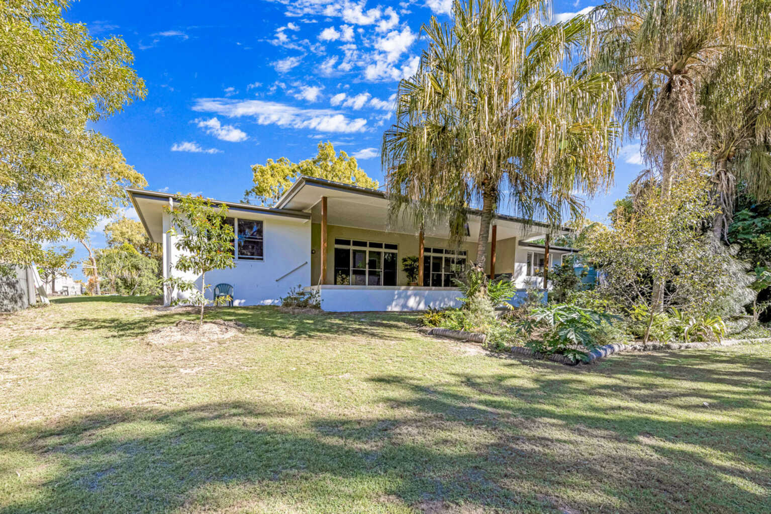 17 Woodlands Lane Moore Park Beach 17 Woodlands Lane Moore Park Beach