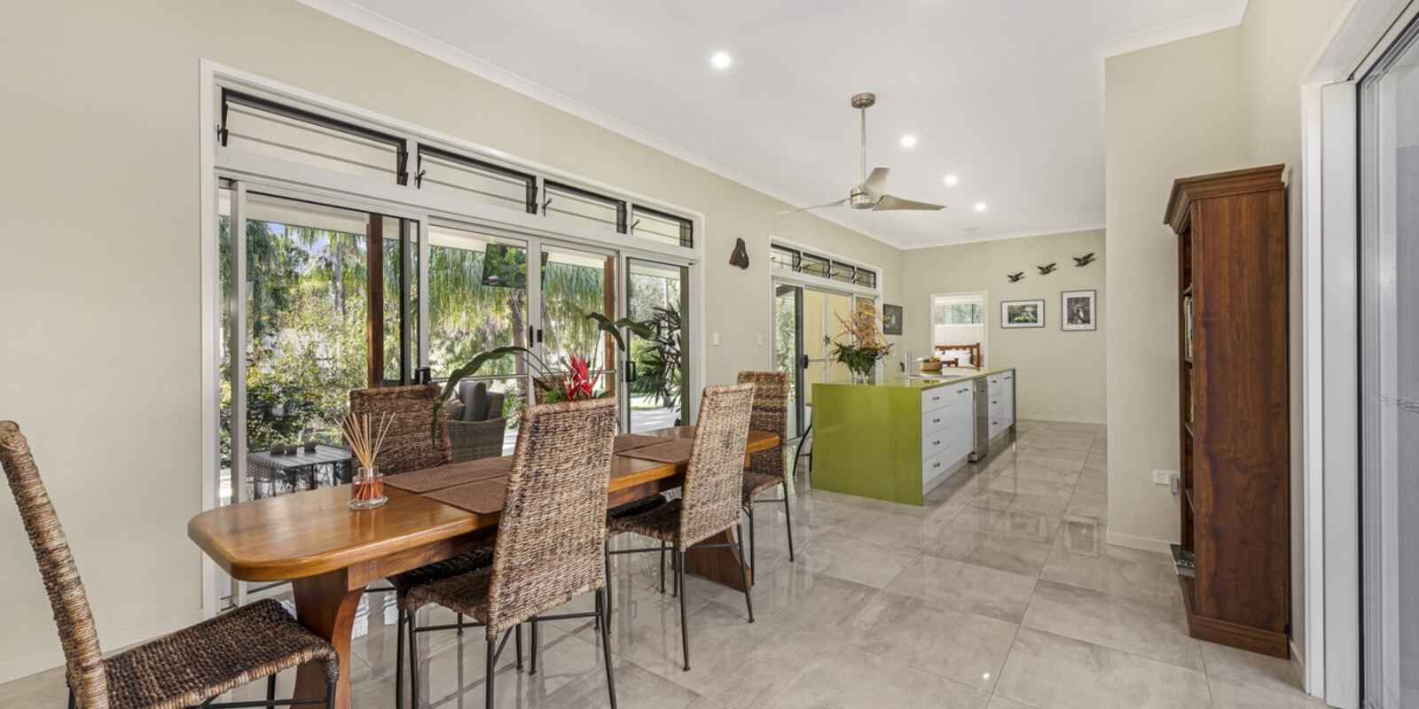 17 Woodlands Lane Moore Park Beach 17 Woodlands Lane Moore Park Beach