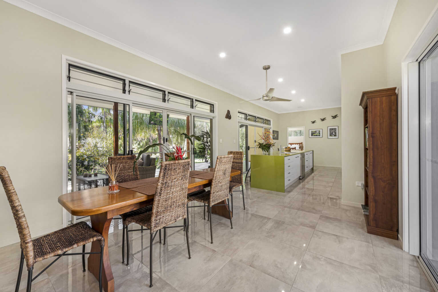 17 Woodlands Lane Moore Park Beach 17 Woodlands Lane Moore Park Beach