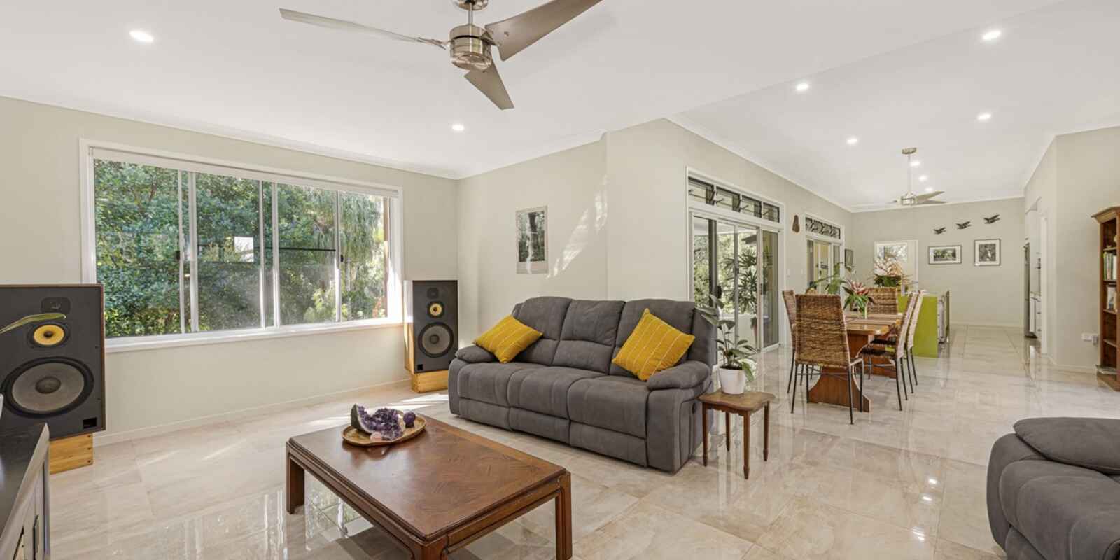 17 Woodlands Lane Moore Park Beach 17 Woodlands Lane Moore Park Beach