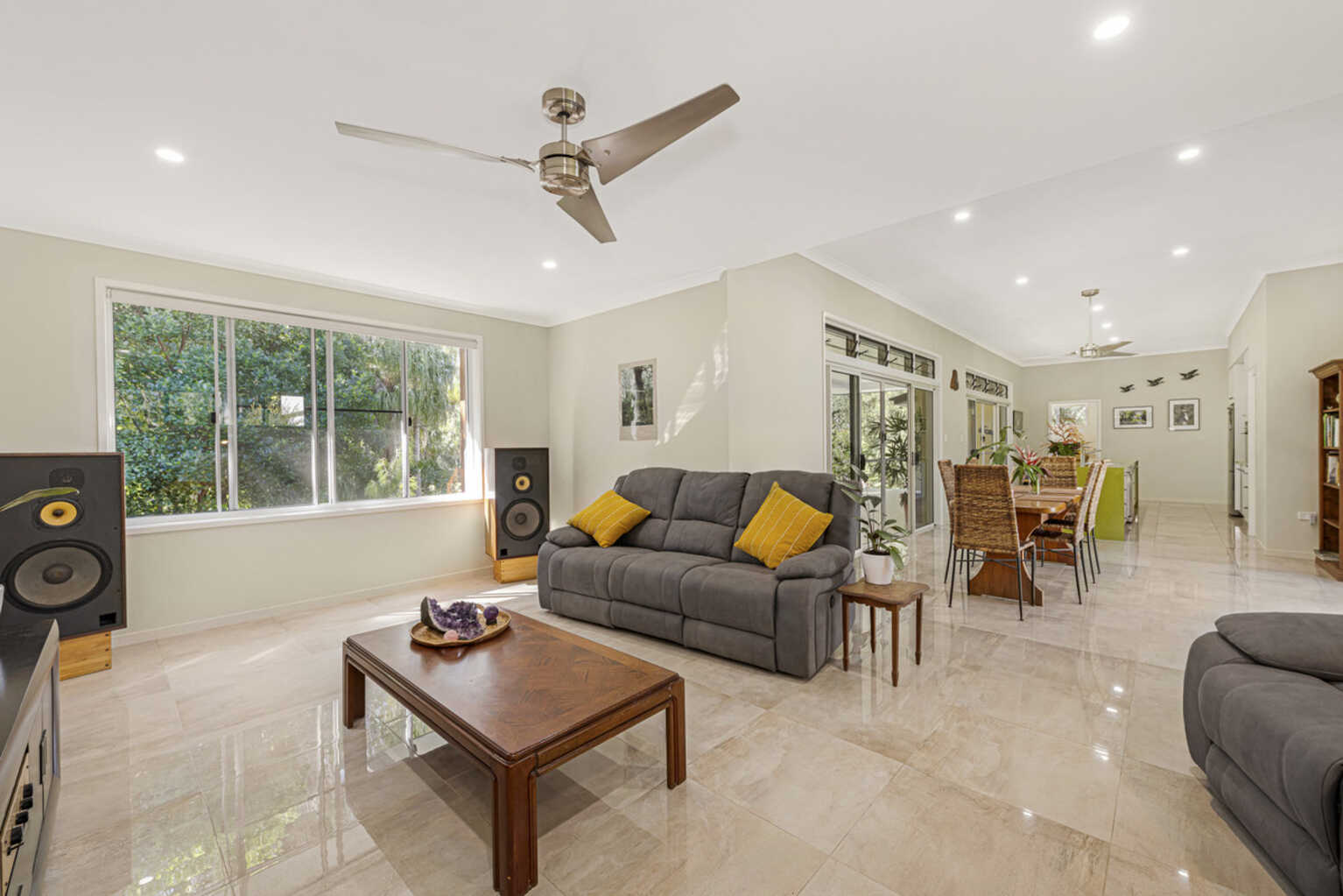 17 Woodlands Lane Moore Park Beach 17 Woodlands Lane Moore Park Beach