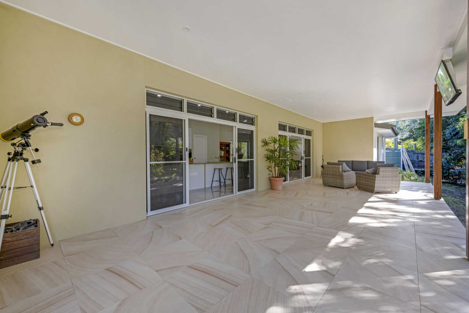 17 Woodlands Lane Moore Park Beach 17 Woodlands Lane Moore Park Beach