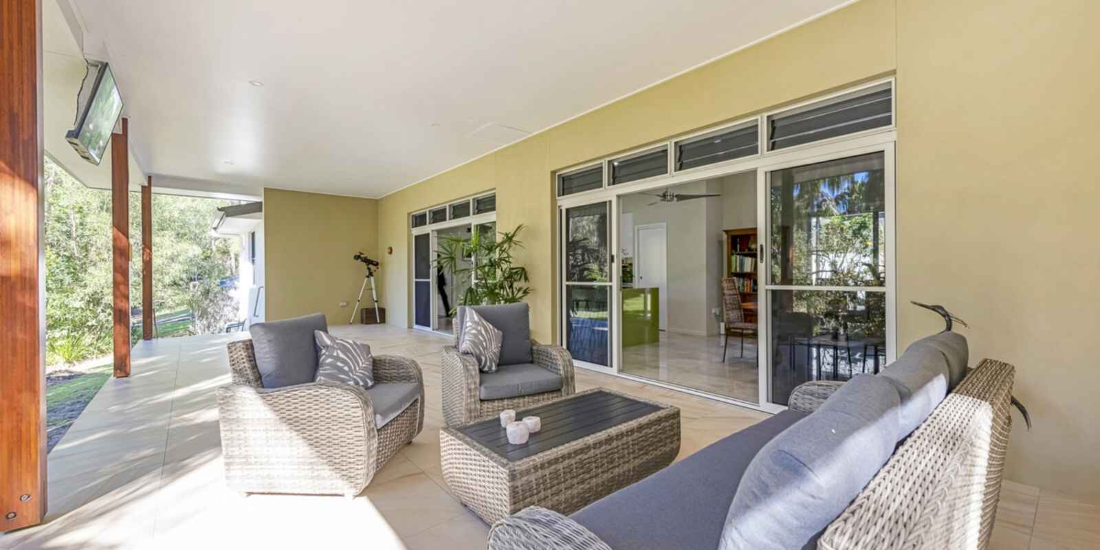 17 Woodlands Lane Moore Park Beach 17 Woodlands Lane Moore Park Beach