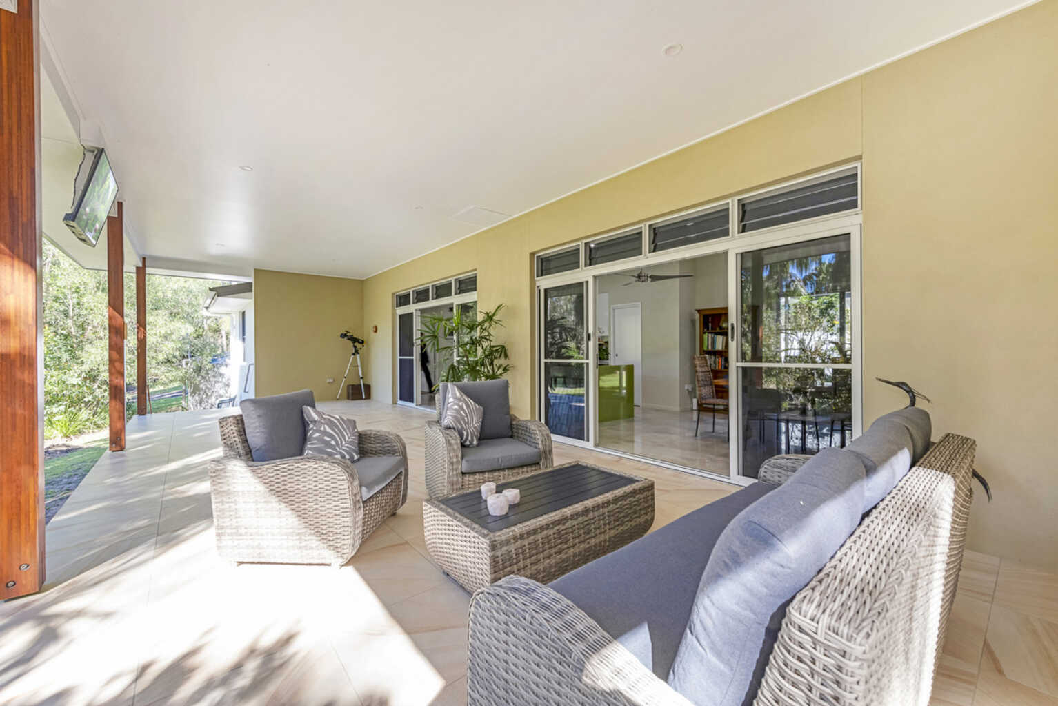 17 Woodlands Lane Moore Park Beach 17 Woodlands Lane Moore Park Beach
