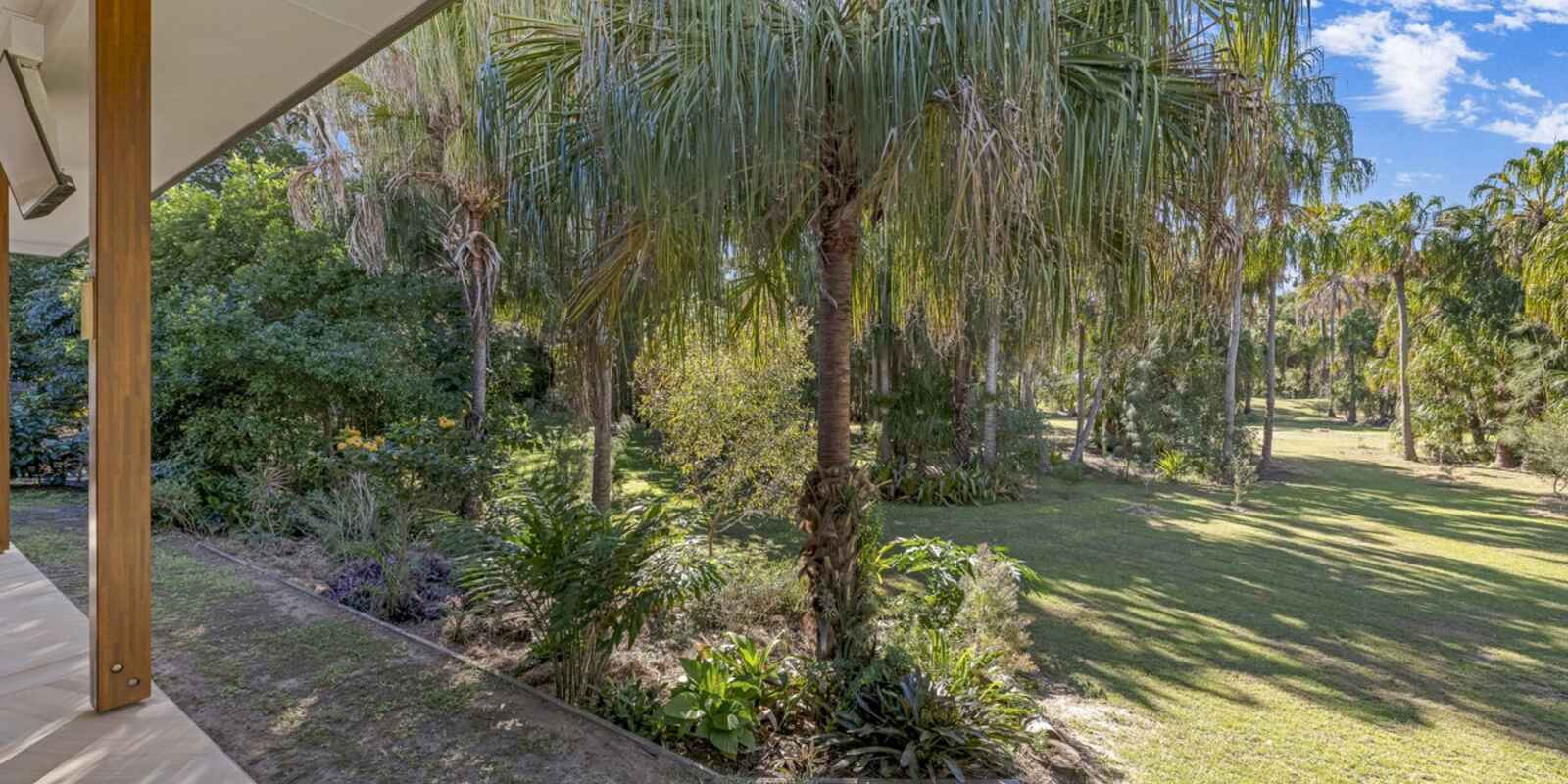 17 Woodlands Lane Moore Park Beach 17 Woodlands Lane Moore Park Beach