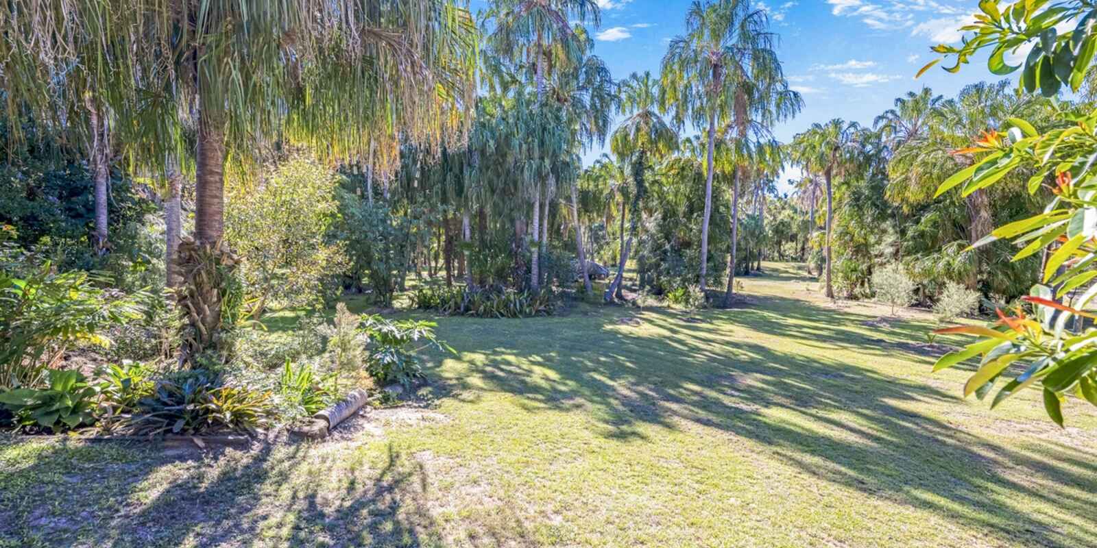 17 Woodlands Lane Moore Park Beach 17 Woodlands Lane Moore Park Beach